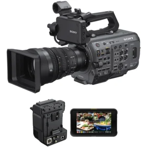 מצלמת Sony PXW-FX9K עם עדשת 28–135mm F4 G OSS